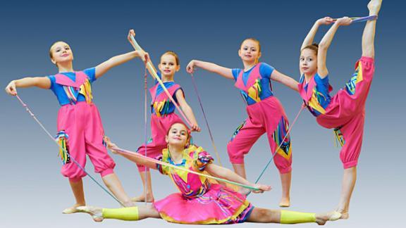 Новой программой «Время танцевать!» ансамбль «Газель» порадовал жителей Ставрополя
