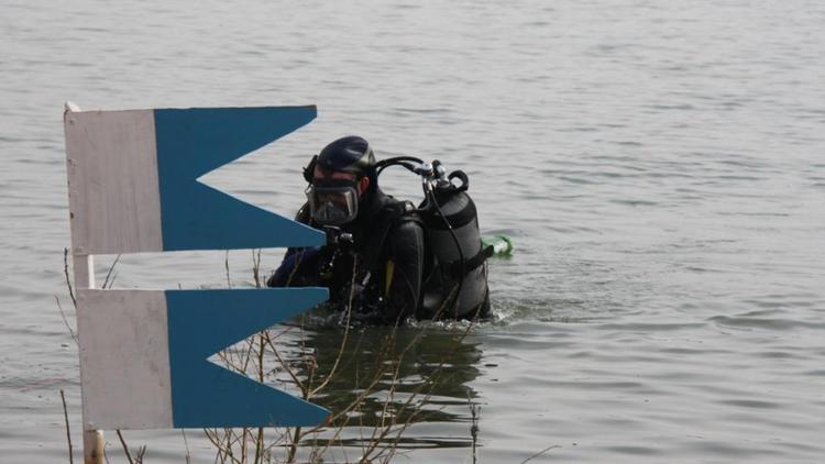 На Ставрополье водолазы нашли тело рыбака в водоёме Кочубеевского района