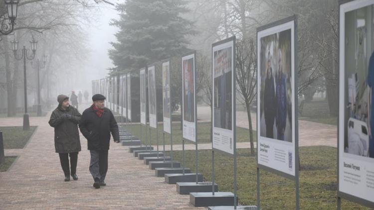 Фотовыставка «Защитники» о повседневных подвигах жителей края открылась в Ставрополе