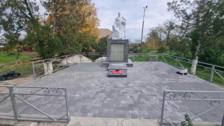 В Благодарненском округе отреставрировали памятники героям ВОВ