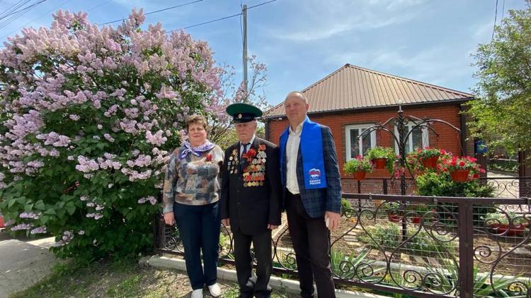На Ставрополье в рамках акции «Палисадник Победы» преображают дворы ветеранов