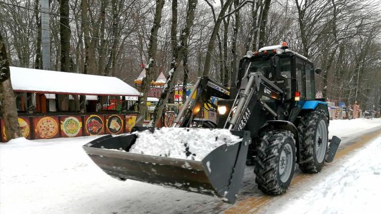 Зимой региональные дороги Ставрополья будут расчищать более 260 единиц техники  