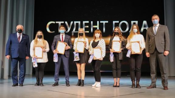 В Будённовске чествовали молодёжных активистов
