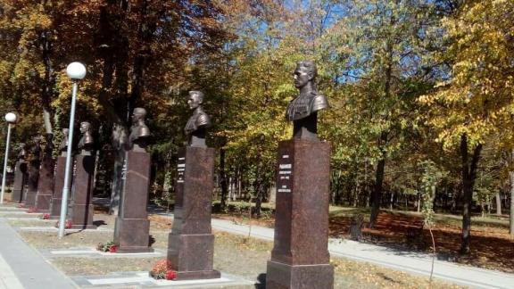 В администрации Ессентуков опровергли информацию о сломанных памятниках