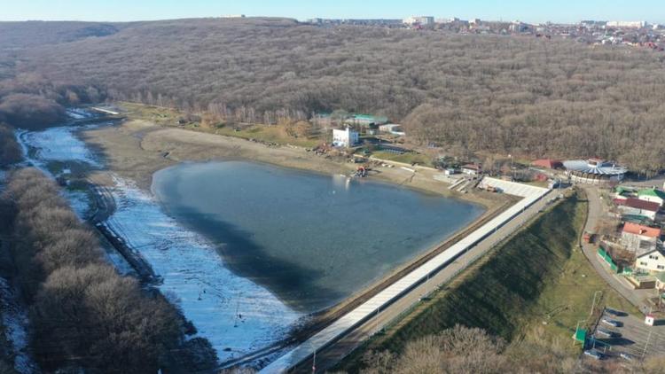 На Комсомольском пруду Ставрополя укрепили конструкцию плотины