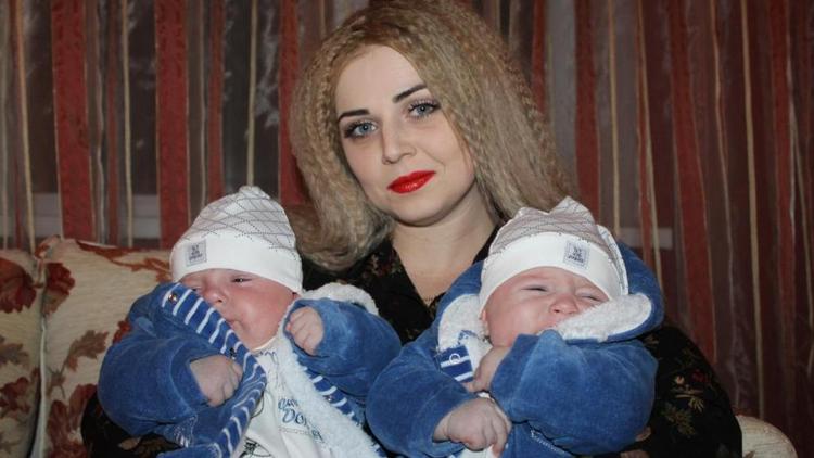 Маргарита Анишко День матери отмечает в заботах о двух близнецах