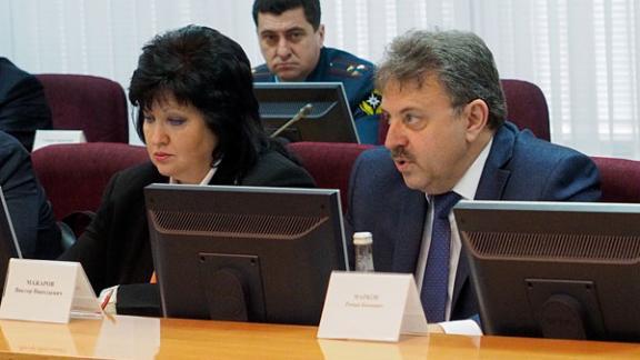 Губернатор В.Владимиров призвал защитить жителей Ставрополья от информационного гриппа