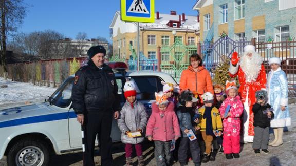 Световозвращающие элементы у воспитанников детских садов Пятигорска проверяет «Новогодний патруль»