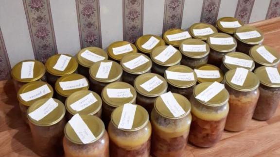 Более сотни банок консервов для бойцов приготовили жители ставропольского села