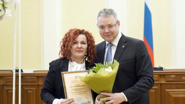 На Ставрополье премии губернатора получили 93 победителя олимпиады школьников