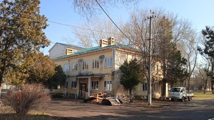 В Кочубеевском округе Ставрополья по программе модернизации обновляют районную поликлинику
