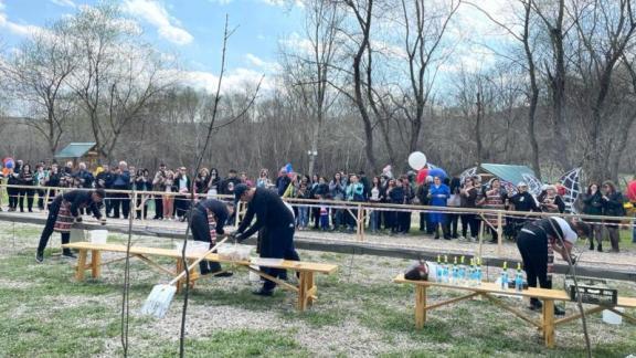 В Пятигорске приготовили 33-метровый люля-кебаб и побили мировой рекорд