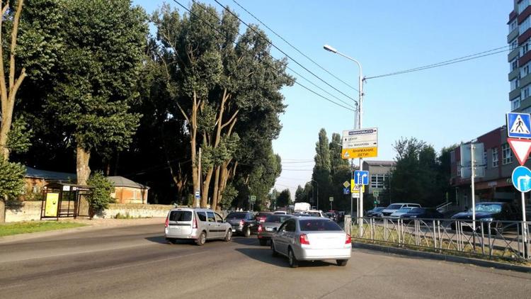 В Ставрополе идут дорожные работы сразу на трёх участках