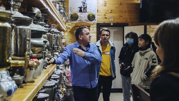 Художники «Культурного кода» посетили музей самоваров на Ставрополье