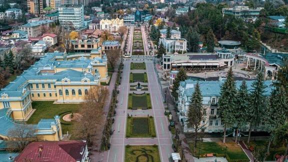 В Кисловодске из-за угроз о минировании из здания суда эвакуировали 55 человек