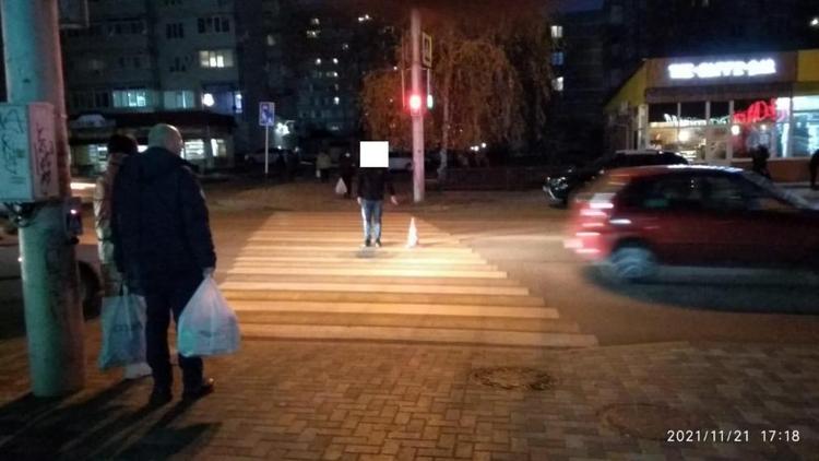 Школьница на самокате попала под машину в Ставрополе