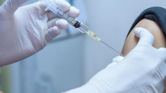 Почти тысяча жителей Железноводска привились от коронавируса за неделю