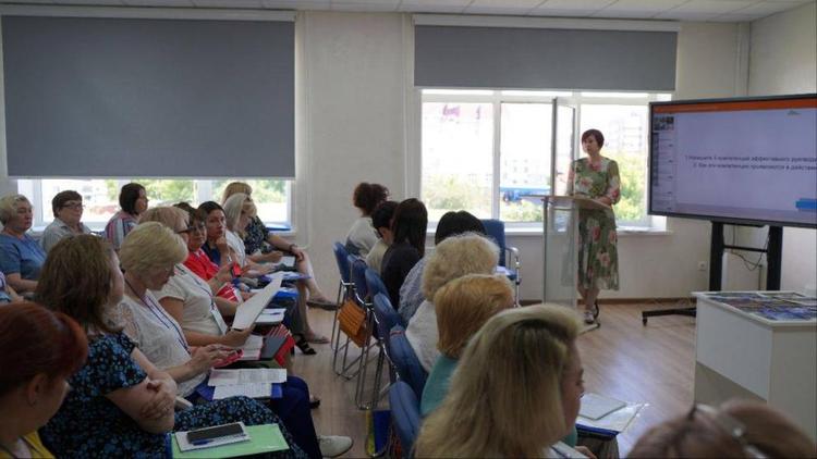 Губернатор Ставрополья: За лето в крае повысят квалификацию 800 педагогов Донбасса