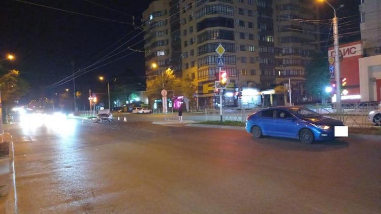 В центре Ставрополя столкнулись две легковушки
