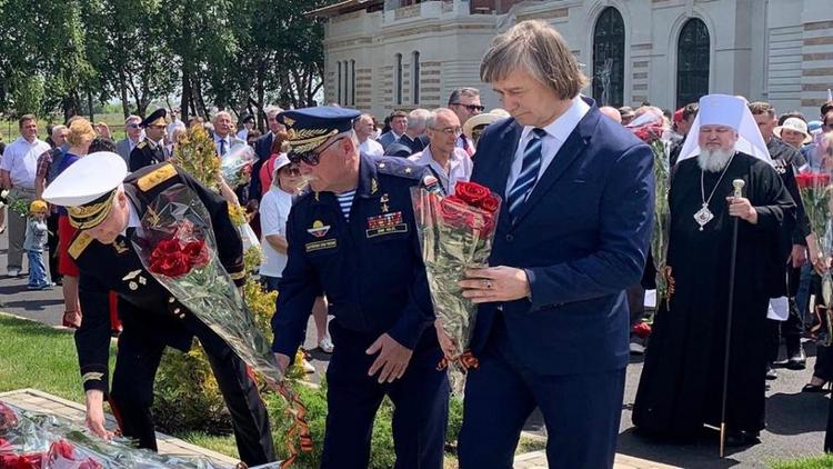 Памятник экипажу подводной лодки «С-13» открыли в Михайловске