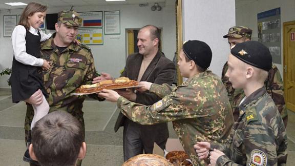 Ставропольские кадеты напекли пироги для спецназа