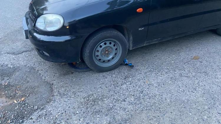 В Ессентуках подросток-велосипедист попал под колёса авто
