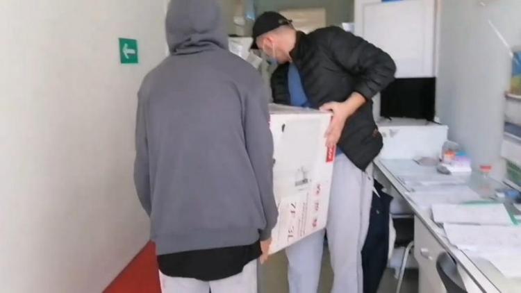 Житель Ессентуков подарил городской больнице кислородный концентратор