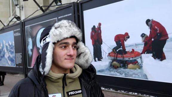 Уличная фотовыставка «Вызов Северному полюсу» о покорителях Арктики представлена в Ставрополе