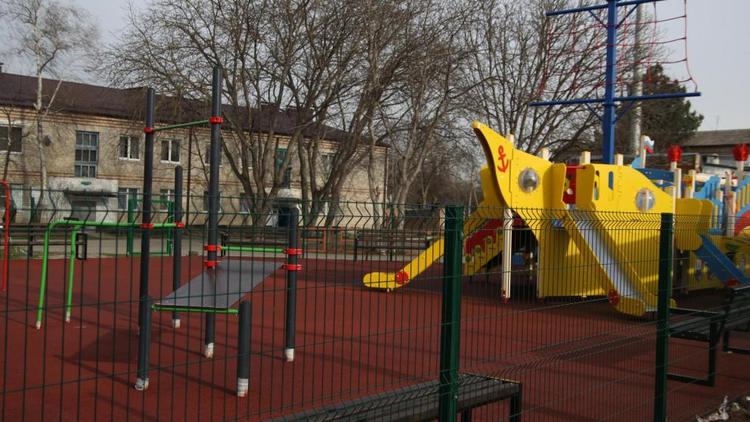 Детский игровой городок установили в Кировском округе Ставрополья