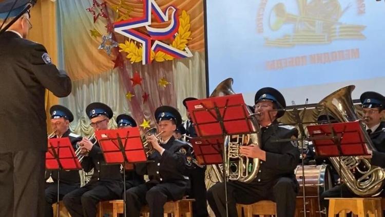 В Кировском округе завершился фестиваль любительских духовых оркестров «Мелодии Победы»