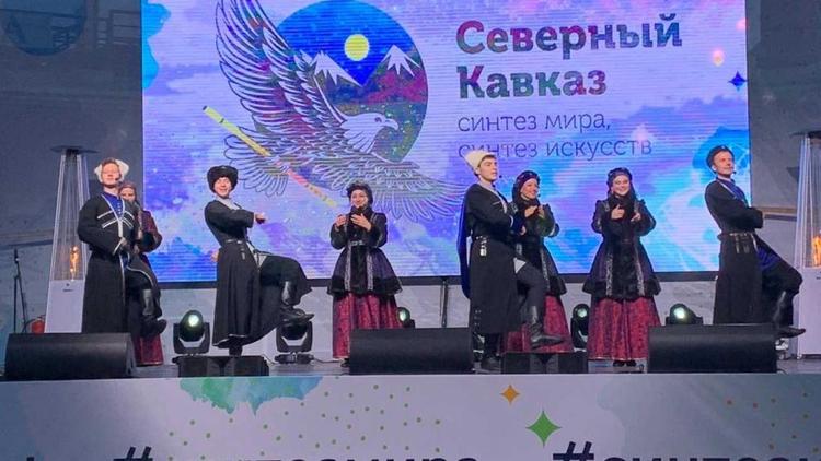 Казачий ансамбль «Хуторок» из Пятигорска выступил на фестивале в Санкт-Петербурге