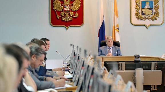 Губернатор Зеренков поручил правительству держать на контроле конфликт со сдачей ЕГЭ в Ставрополе