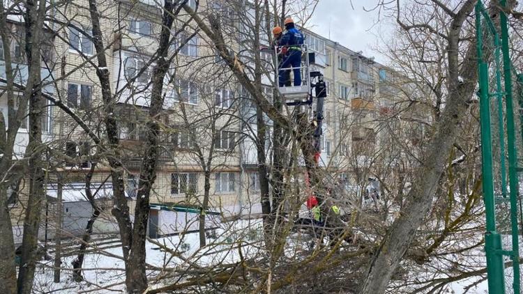 Восстановительные работы после урагана завершают в Ставрополе