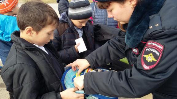 Сельских школьников Ставрополья обучают правильно применять световозвращающие элементы