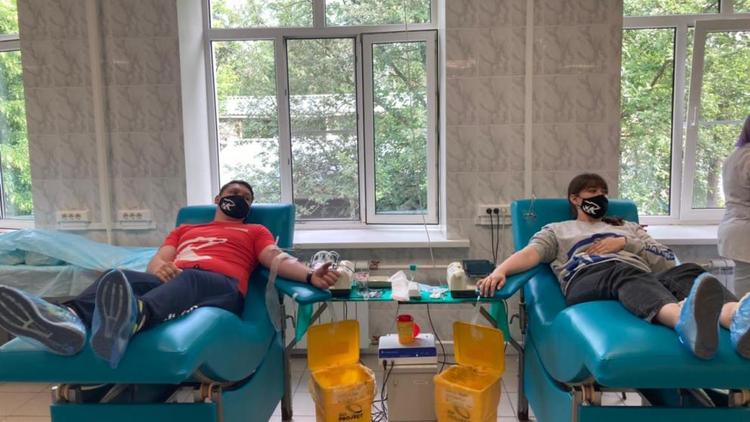 На Ставрополье представители партии «Единая Россия» стали донорами крови