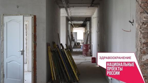 В Андроповском муниципальном округе продолжается ремонт больницы