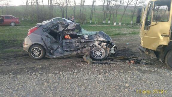 Водитель в Грачёвском районе погиб в лобовом столкновении с грузовиком