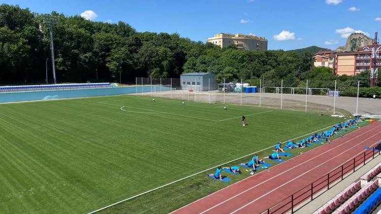В Железноводске тренируются профессиональные футбольные клубы России