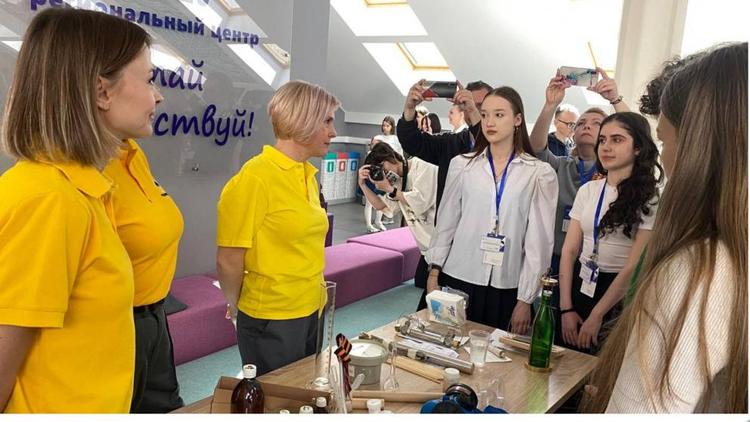 При участии Кадрового центра ставропольские школьники находят работу