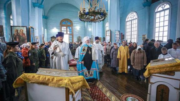 Митрополит Кирилл совершил божественную литургию в станице Рождественской