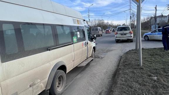 Женщина получила травмы в аварии с маршруткой в Ставрополе