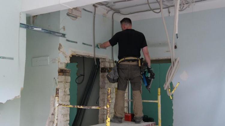 В Кочубеевском округе Ставрополья ремонтируют районную больницу