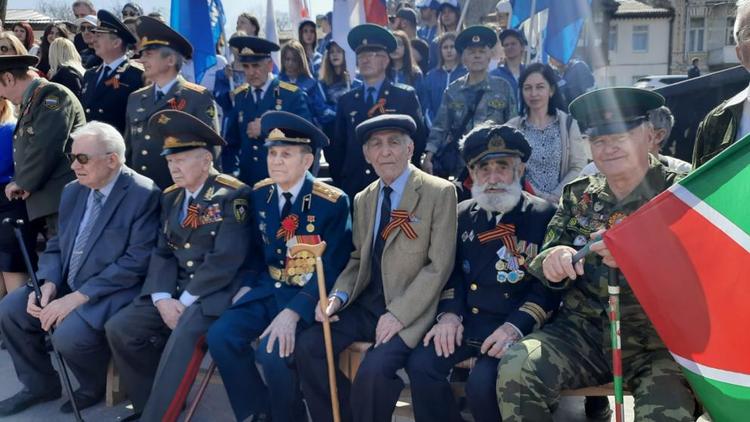 В Кисловодске почётный караул будет нести службу на военном мемориале до Дня Победы