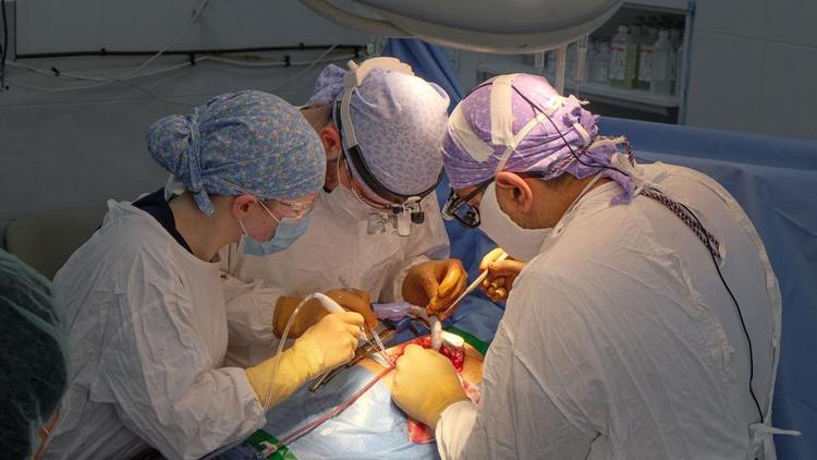В ставропольской больнице с мини-доступа проведена операция на сердце