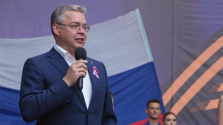 Губернатор Ставрополья принял участие в праздновании Дня государственного флага России