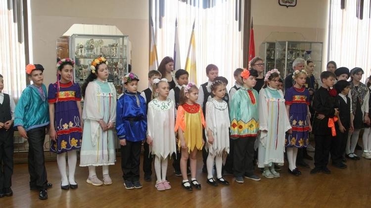 В гимназии № 9 города Ставрополя прошел праздник народной культуры
