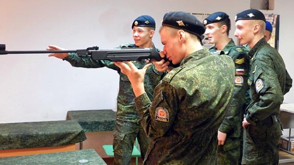 В ставропольской кадетской школе стартовала военизированная эстафета