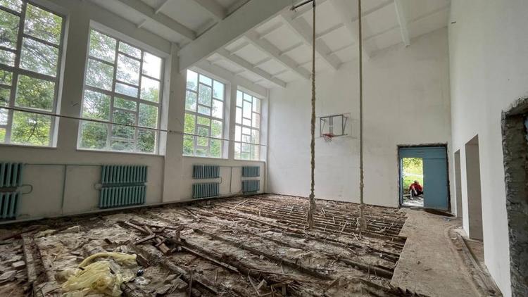 Три спортзала ремонтируют в школах Предгорного округа Ставрополья