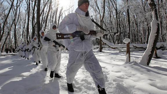В Ставропольском зимнем лесу кадеты-ермоловцы «играли в прятки» по-взрослому
