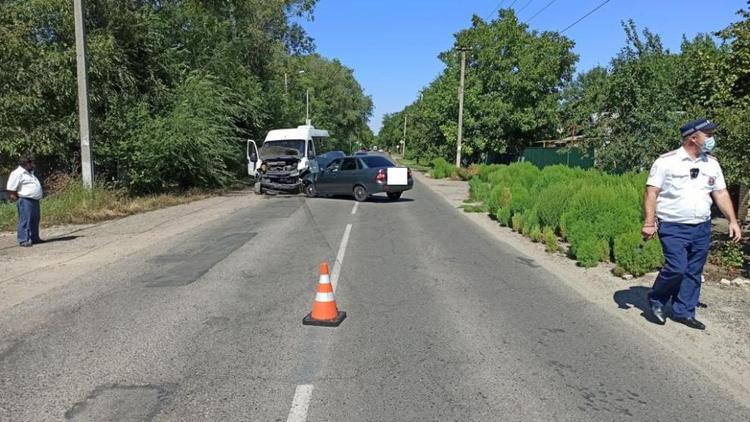 На Ставрополье 10-летний пассажир легковушки получил травму головы